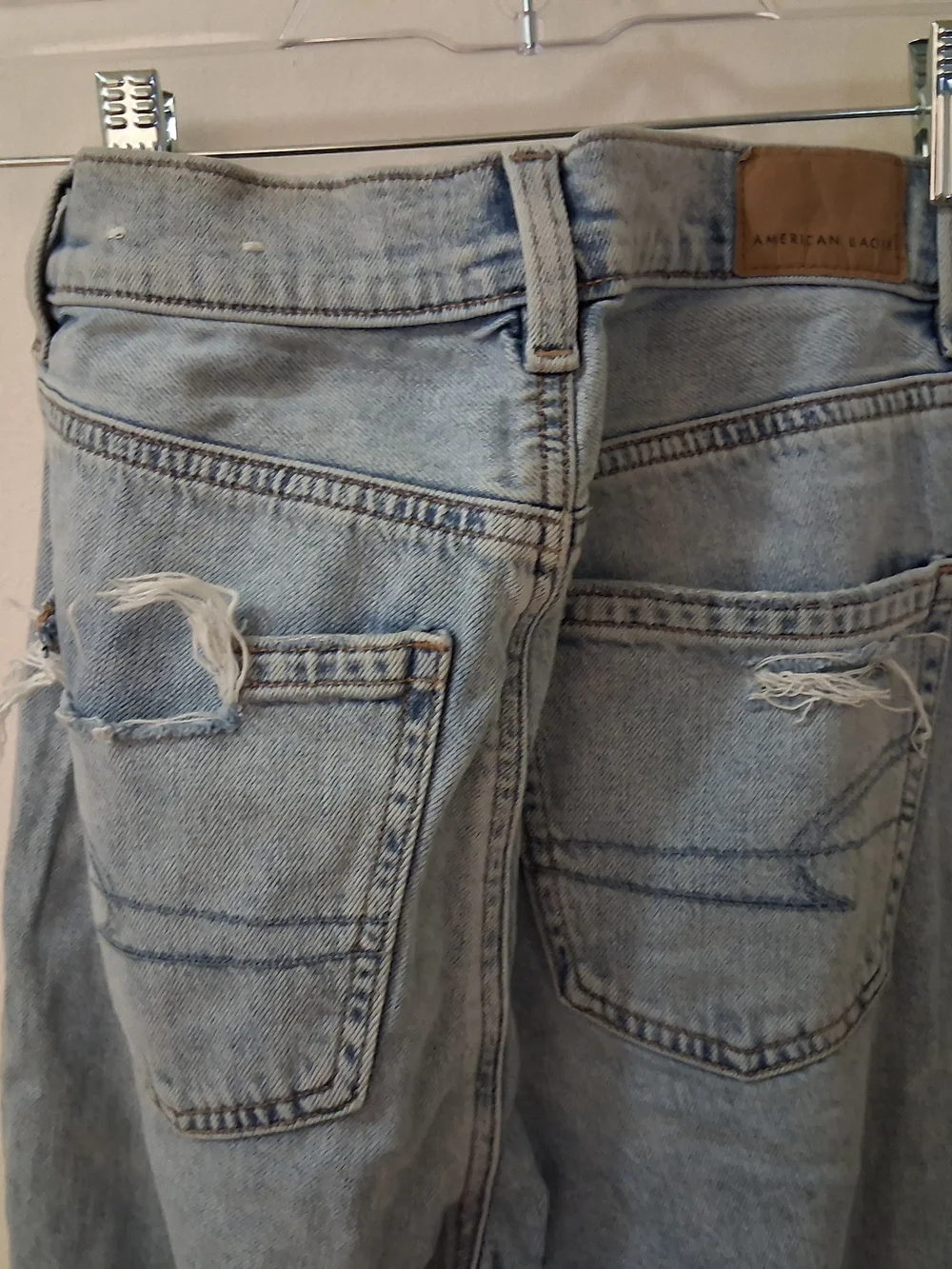 American Eagle Outfitters Light Blue Distressed Baggy Jeans - Picture 4 of 9